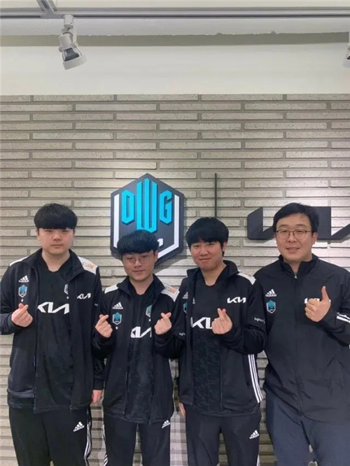 为球队的冠 为球队的冠